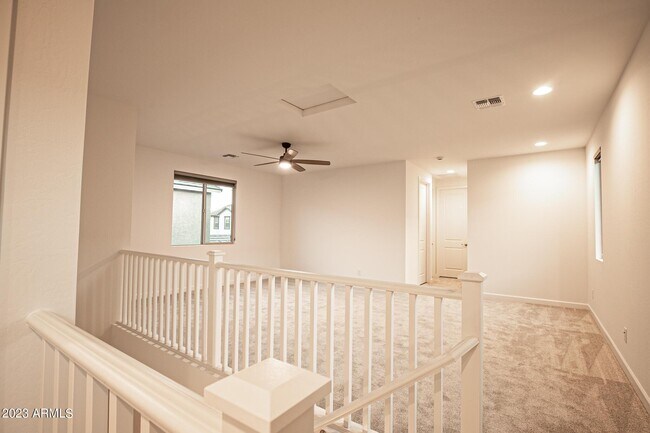 Building Photo - 1941 W Holden Dr