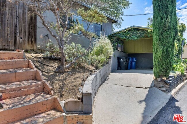 Building Photo - 4608 Nob Hill Dr