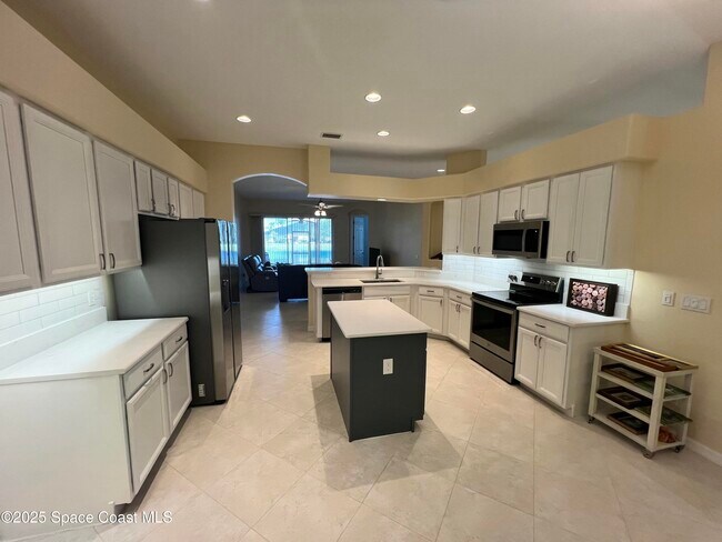 Building Photo - 3893 Carambola Cir