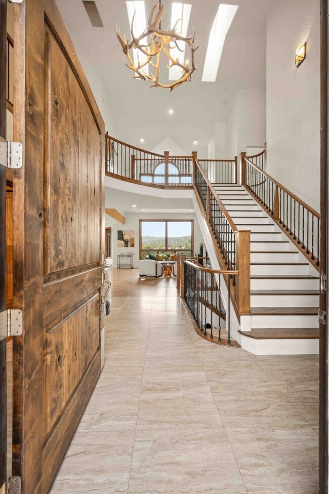 Building Photo - Exquisite Lookout Mountain Estate – Where ...