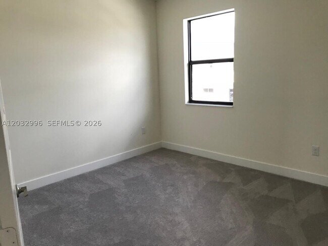 Building Photo - 8102 NW 105th Ct