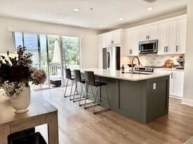 Building Photo - 4428 Ellipse Dr