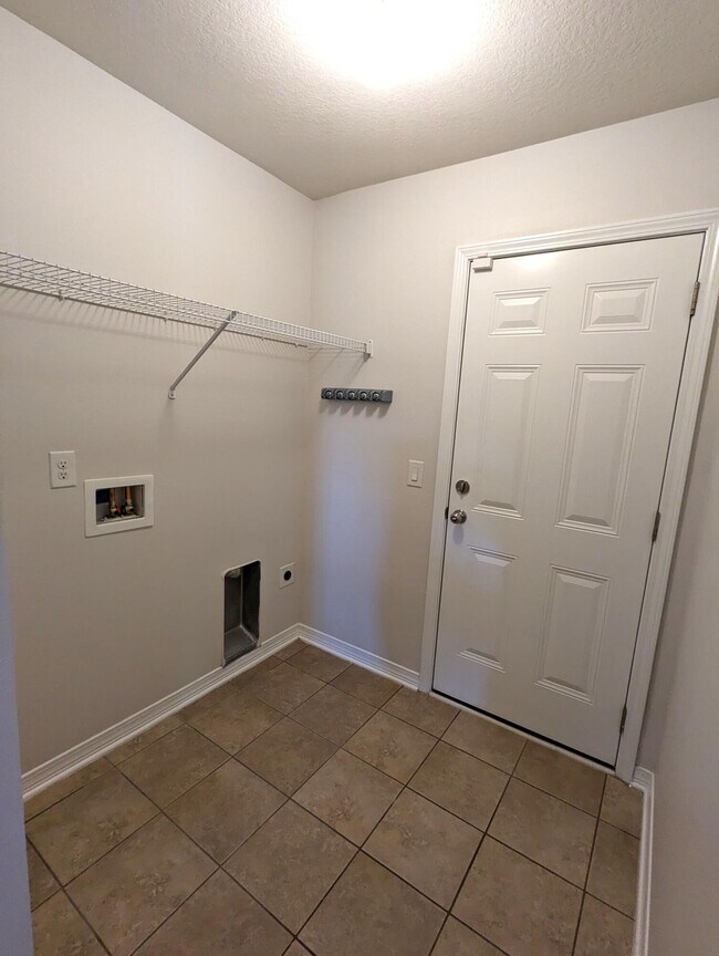 Building Photo - 8249 Escola St