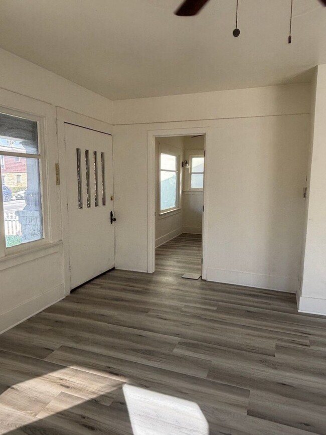 Building Photo - 1710-1712 Obispo Ave