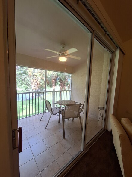 Lanai with fan/light - 21301 Lancaster Run