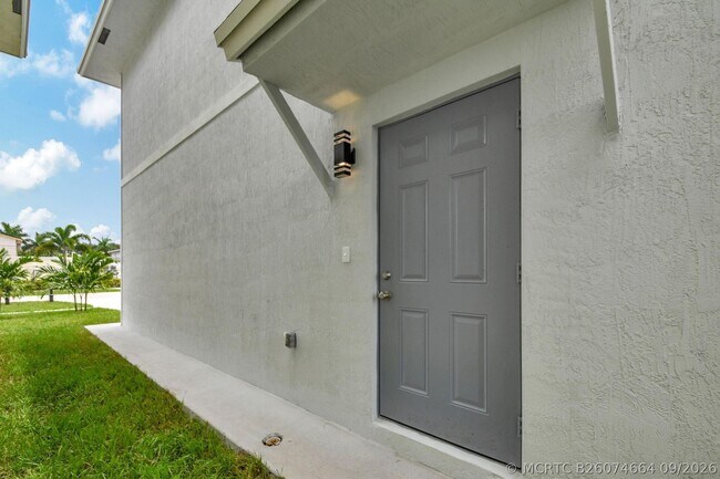 Building Photo - 4456 Clinton Blvd