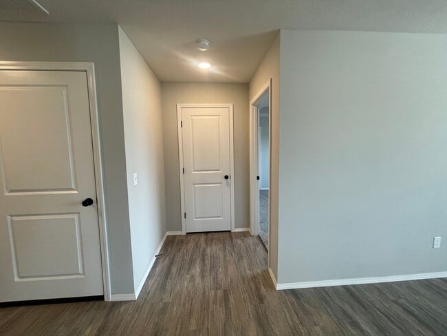 Building Photo - Make this  beautiful modern home yours!!