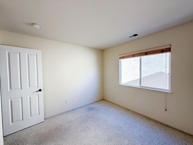 Building Photo - Spacious Milpitas 3 Bedroom 2 Bath Home