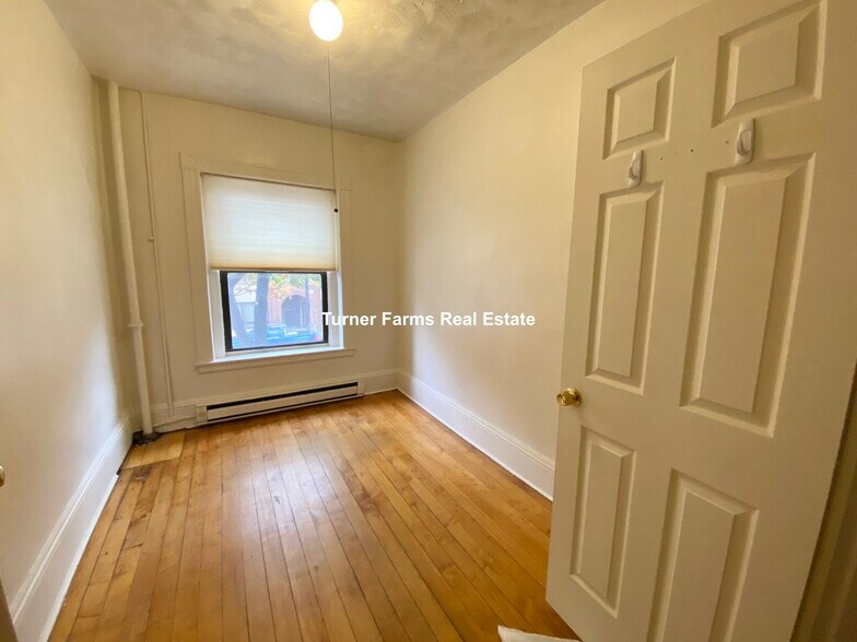 Building Photo - 614 Columbus Ave