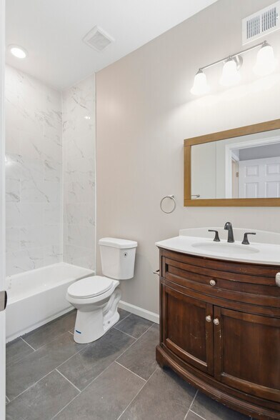 Building Photo - 1109 Poplar Grove St