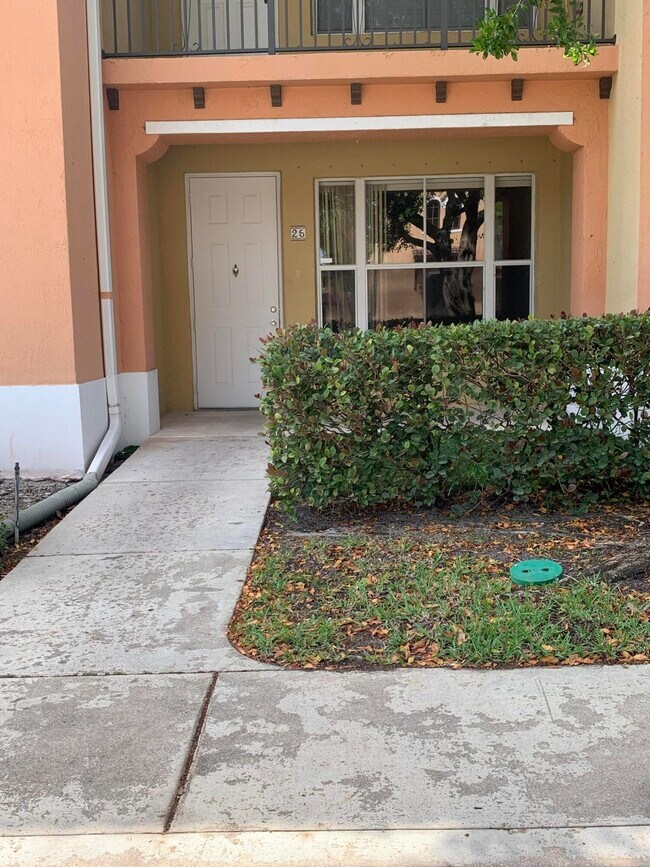 Building Photo - 3549 Forest Hill Blvd