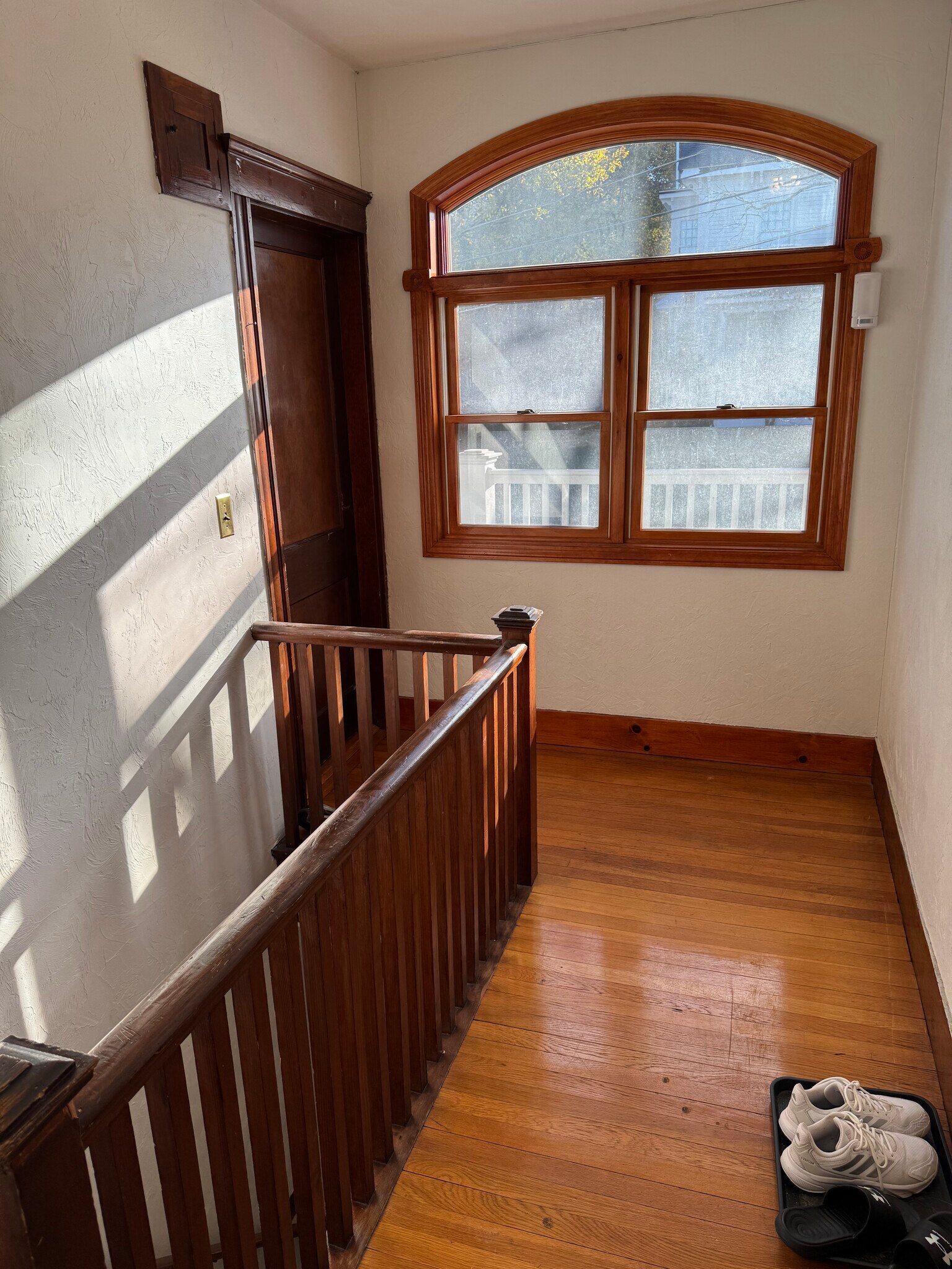 Building Photo - 10 Chestnut St