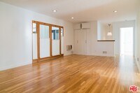 Building Photo - 1223 N Crescent Heights Blvd