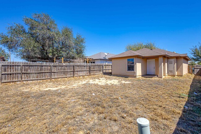 Building Photo - 4416 Wild Flower Ave