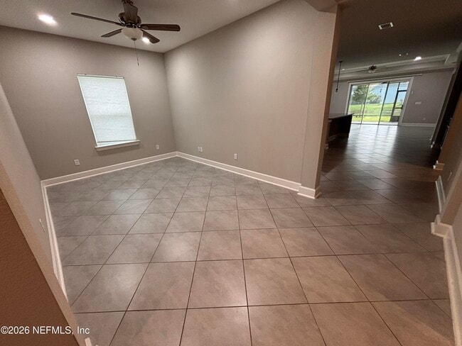 Building Photo - 212 Willow Crk Ct