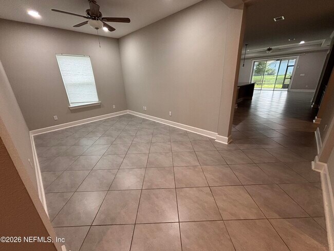 Building Photo - 212 Willow Crk Ct