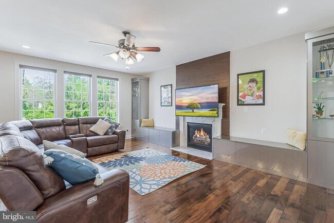 Building Photo - 22507 Bowens Wharf Pl