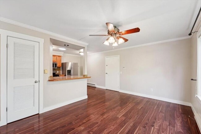 Building Photo - 2 bedroom in Seattle WA 98133