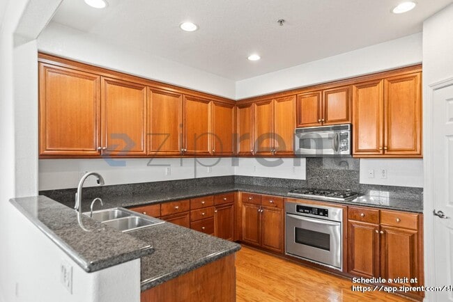 Building Photo - 812 Joree Ln