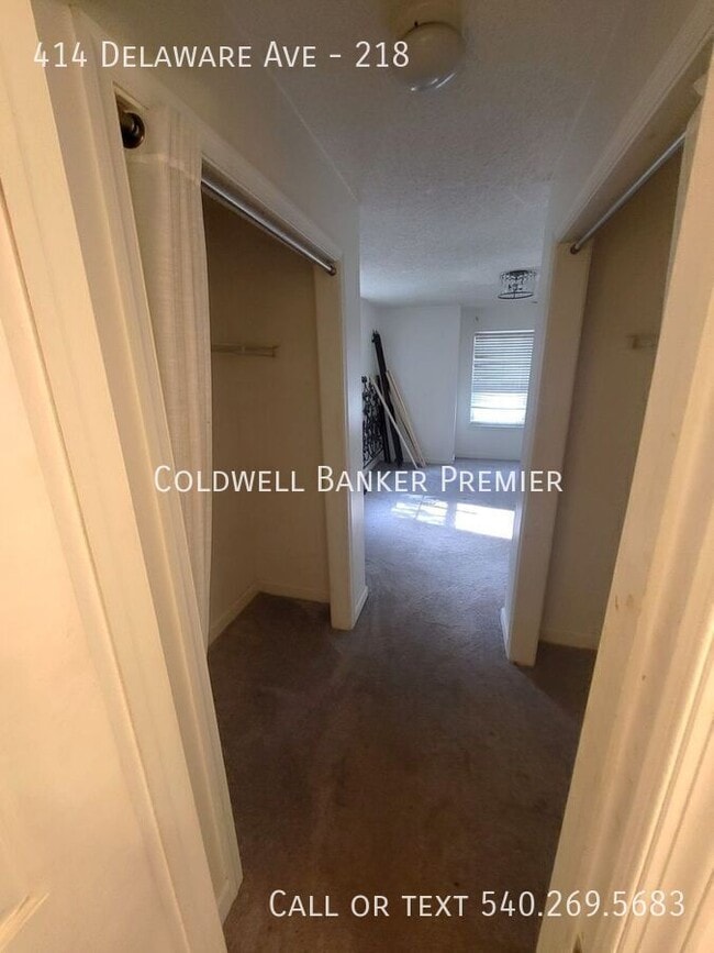 Building Photo - 414 Delaware Ave