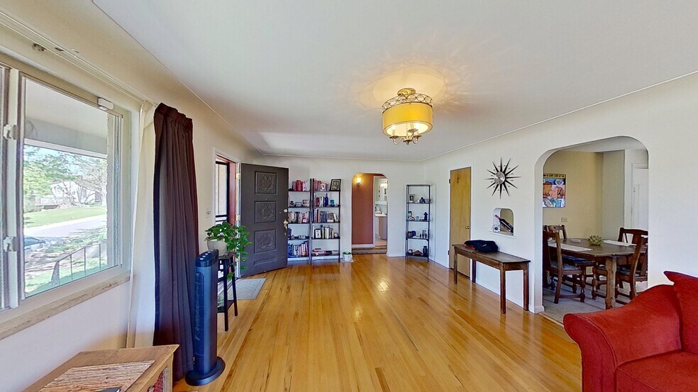 Building Photo - 4030 S Fox St