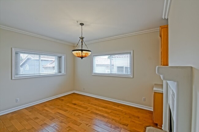 Building Photo - BEAUTIFUL, BRIGHT & AIRY 3BR2.5BA DETACHED TOWNHOME W/ LARGE 2-CAR GARAGE, WORKSHOP/BONUS ROOM, C...