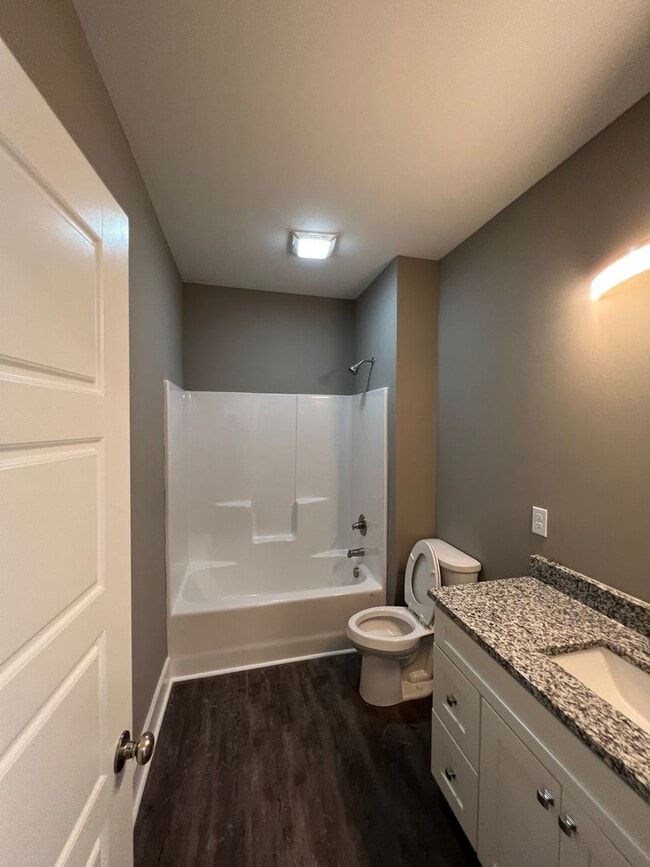 Building Photo - 1327 Park St