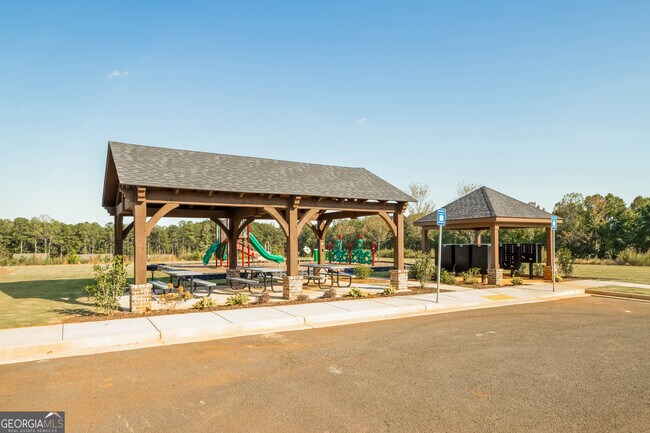 Building Photo - 615 Cantrell Dr
