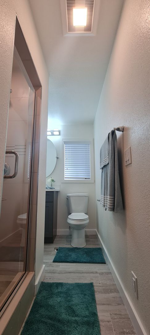 Building Photo - Newly Remodeled 1 Bedroom / Call or text O...