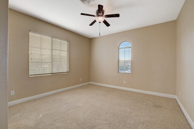 Building Photo - Spacious 5-Bedroom, 2 Story Pool Home in G...