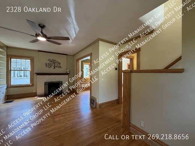 Building Photo - 2328 Oakland Dr