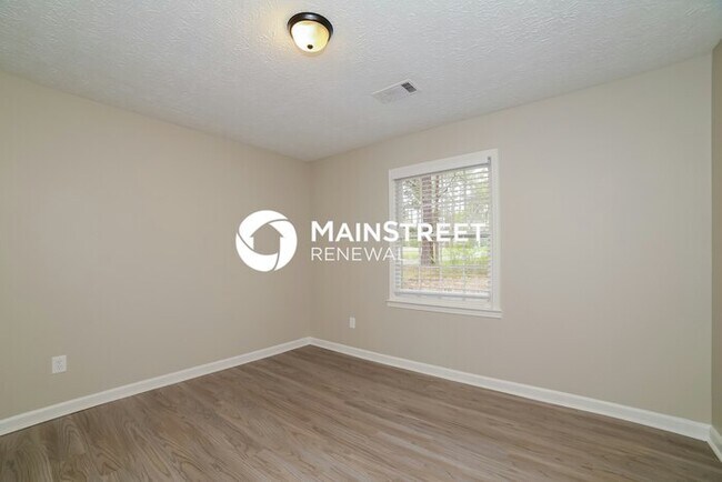 Building Photo - 3 Bedroom Pet-Friendly Home in Stockbridge...