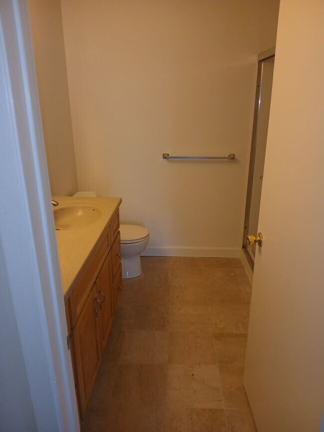 Building Photo - NORTH WALES 2BR WOOD HOLLOW CONDO AVAIL. IMMEDIATELY!