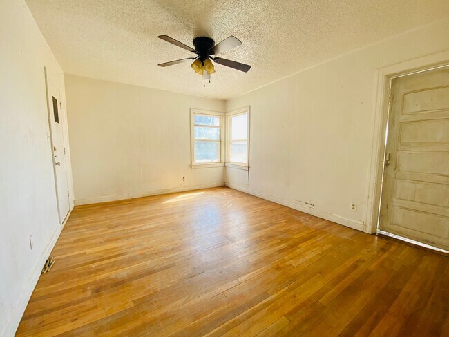 Building Photo - Great 2/1 Home Located in Northwest Lubbock County