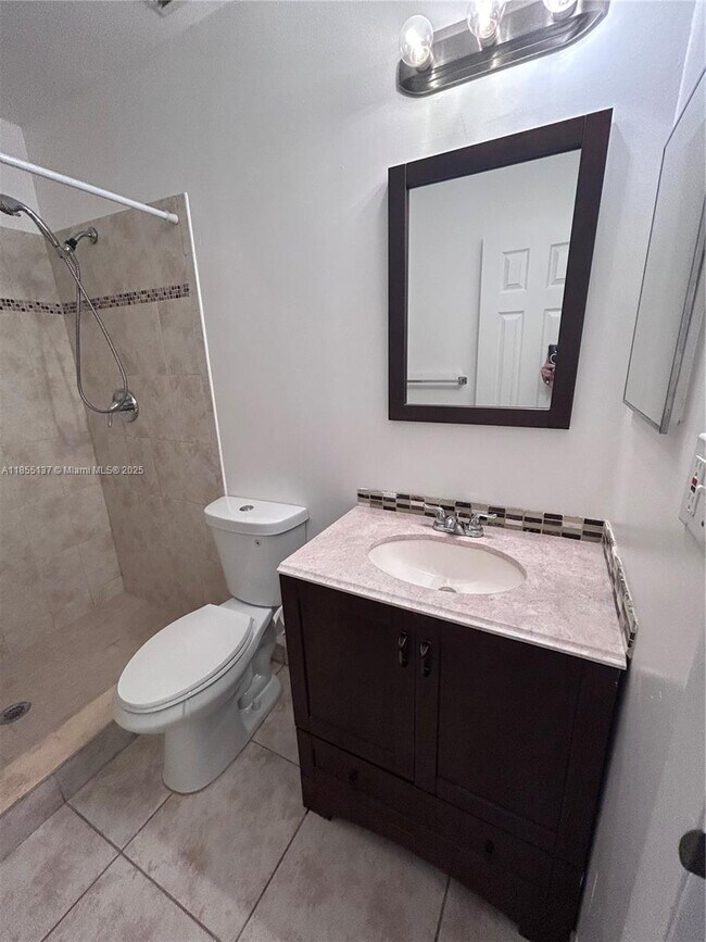 Building Photo - 6040 Shaker Wood Cir