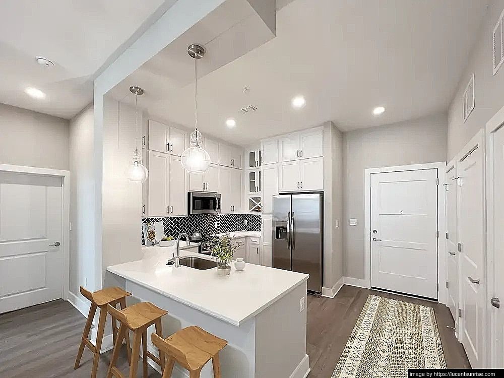 Building Photo - 4950 Lunar Ln