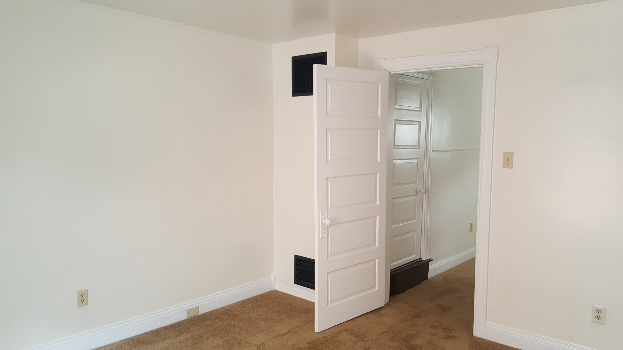 MASTER BEDROOM LOOKING OUT SEE DOOR TO 3RD FLOOR BEDROOM OR OFFICE - 526 Pearl St