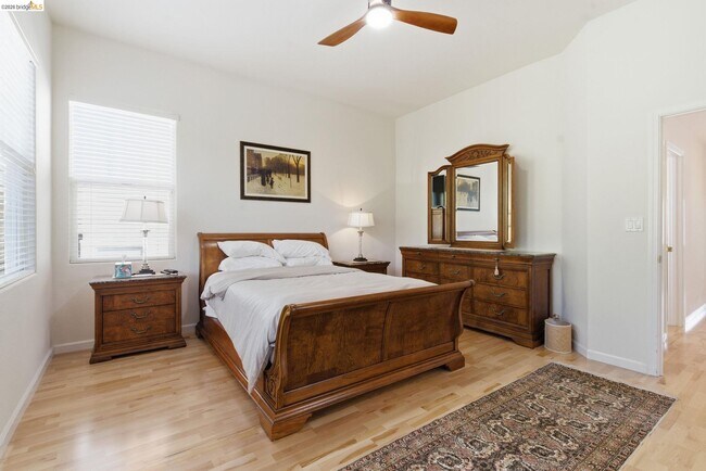 Building Photo - 257 Golf Links St