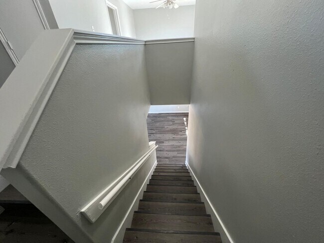 Building Photo - 19451 Nasworthy Dr