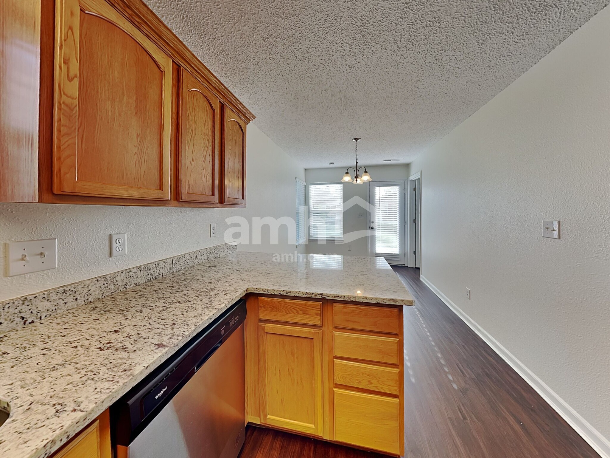 Building Photo - 15425 Dry Creek Rd