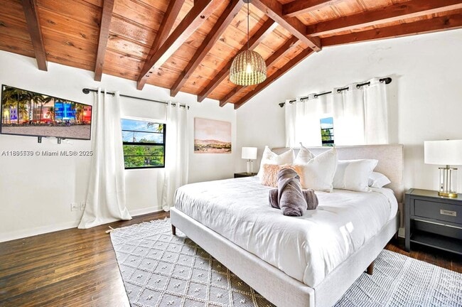 Building Photo - 991 NE 82nd St