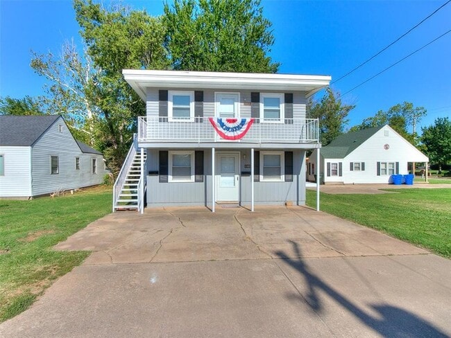 Building Photo - 203 E Brooks St