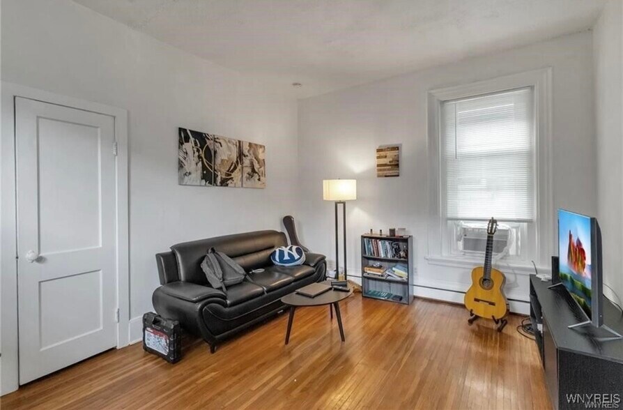 Living room - 153 Allen St