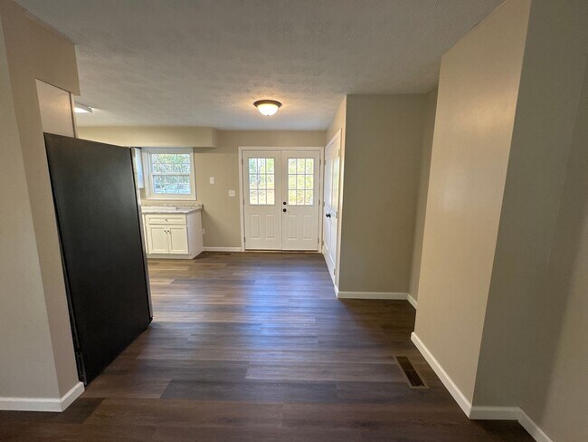 Building Photo - 11472 US HWY 62