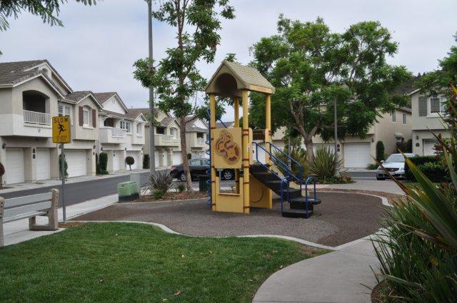 Building Photo - 2 Bedroom Townhome in the Cantera Community of Scripps Ranch