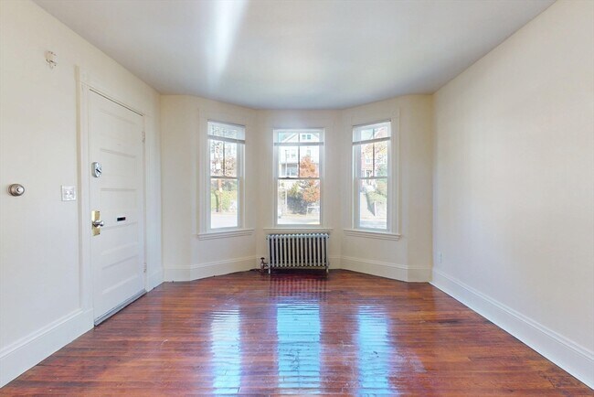 Building Photo - 539 Mt Auburn St