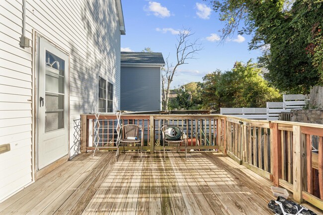 Building Photo - 39 Infield St
