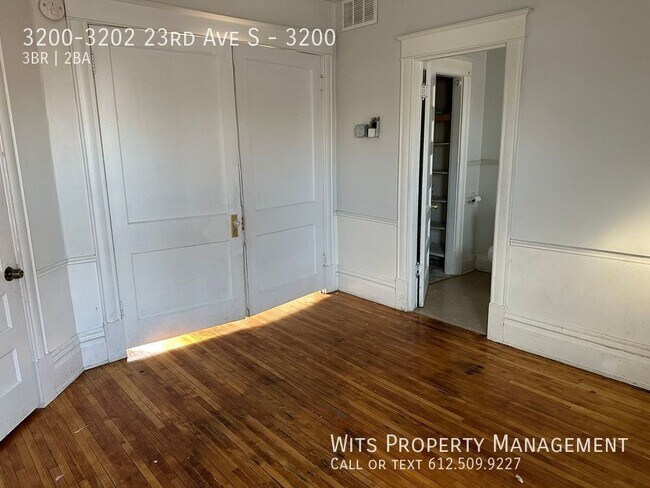 Building Photo - 3200-3202 23rd Ave S-3200