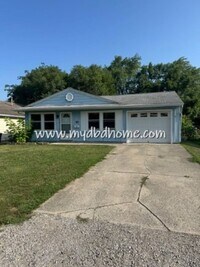 Building Photo - 328 W Hollis Ln