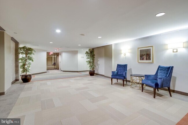 Building Photo - 1530 Key Blvd